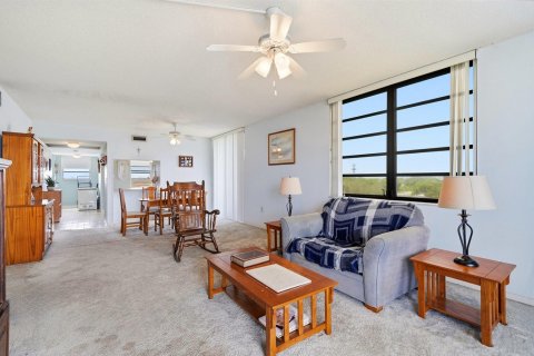 Condo in Pembroke Pines, Florida, 2 bedrooms № 2088413 - photo 12