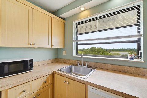 Condo in Pembroke Pines, Florida, 2 bedrooms № 2088413 - photo 8