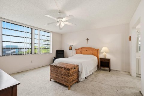 Condo in Pembroke Pines, Florida, 2 bedrooms № 2088413 - photo 20