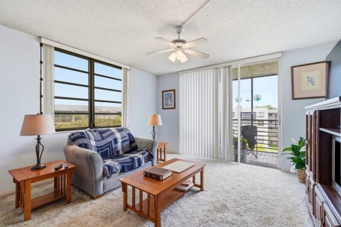 Condo in Pembroke Pines, Florida, 2 bedrooms № 2088413 - photo 18