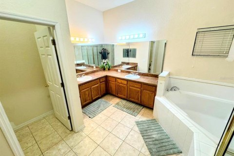 Condo in Davenport, Florida, 3 bedrooms  № 1561316 - photo 13