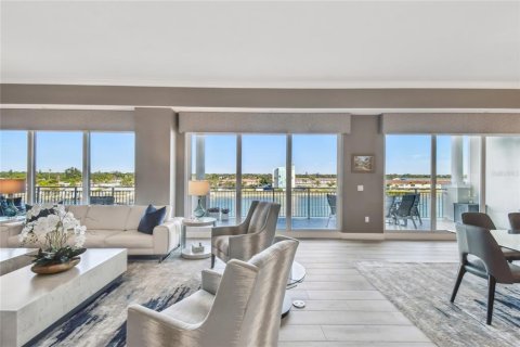 Condo in Indian Shores, Florida, 3 bedrooms  № 1910816 - photo 19