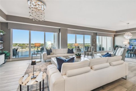 Condo in Indian Shores, Florida, 3 bedrooms  № 1910816 - photo 11