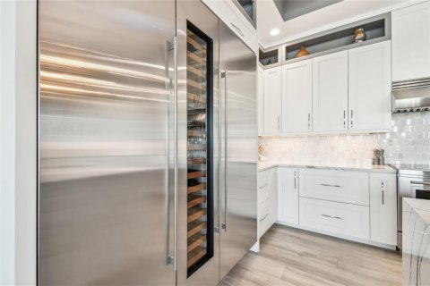 Condo in Indian Shores, Florida, 3 bedrooms  № 1910816 - photo 17