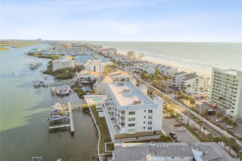 Condo in Indian Shores, Florida, 3 bedrooms  № 1910816 - photo 9