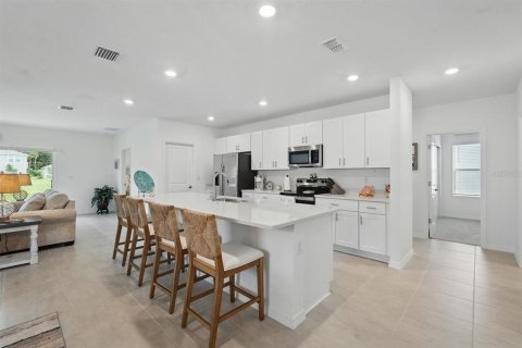 House in Edgewater, Florida 4 bedrooms, 195.65 sq.m. № 1795423 - photo 23