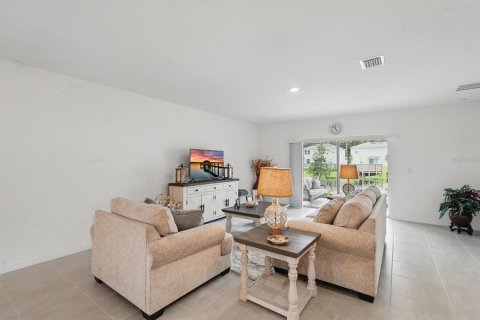 House in Edgewater, Florida 4 bedrooms, 195.65 sq.m. № 1795423 - photo 16