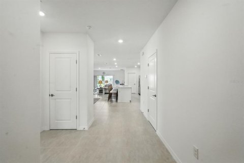 House in Edgewater, Florida 4 bedrooms, 195.65 sq.m. № 1795423 - photo 14