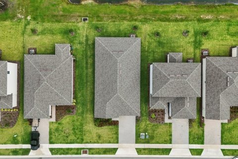 House in Edgewater, Florida 4 bedrooms, 195.65 sq.m. № 1795423 - photo 2