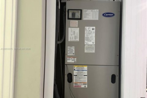 Villa ou maison à vendre à North Miami, Floride: 2 chambres, 117.06 m2 № 2069189 - photo 5