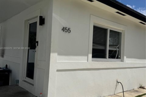 Villa ou maison à vendre à North Miami, Floride: 2 chambres, 117.06 m2 № 2069189 - photo 2