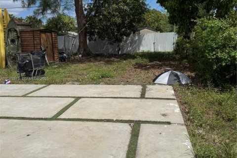 Villa ou maison à vendre à North Miami, Floride: 2 chambres, 117.06 m2 № 2069189 - photo 13