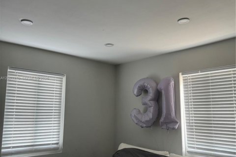 Villa ou maison à vendre à North Miami, Floride: 2 chambres, 117.06 m2 № 2069189 - photo 7