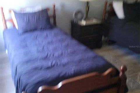 House in The Villages, Florida 3 bedrooms, 220.36 sq.m. № 2157257 - photo 27