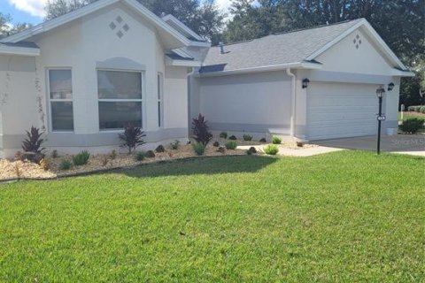 House in The Villages, Florida 3 bedrooms, 220.36 sq.m. № 2157257 - photo 2