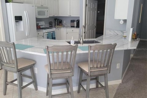 House in The Villages, Florida 3 bedrooms, 220.36 sq.m. № 2157257 - photo 17