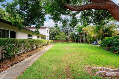 Apartment in Fort Lauderdale, Florida 2 bedrooms, 74.32 sq.m. № 2298020