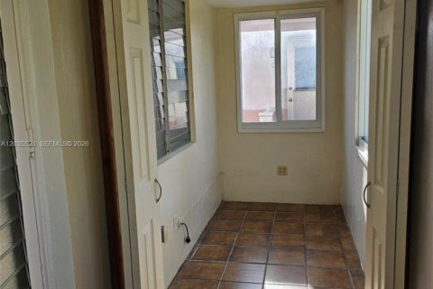 House in Hallandale Beach, Florida 2 bedrooms, 285.77 sq.m. № 2153767 - photo 8