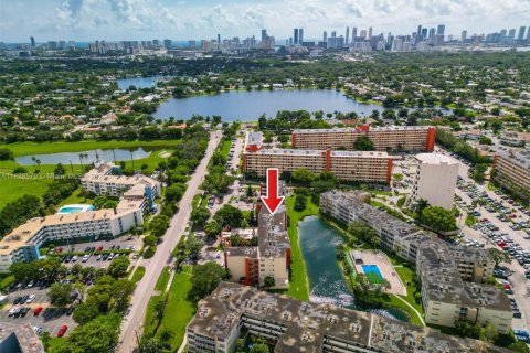 Condominio en venta en Miami, Florida, 1 dormitorio, 63.73 m2 № 1801068 - foto 13