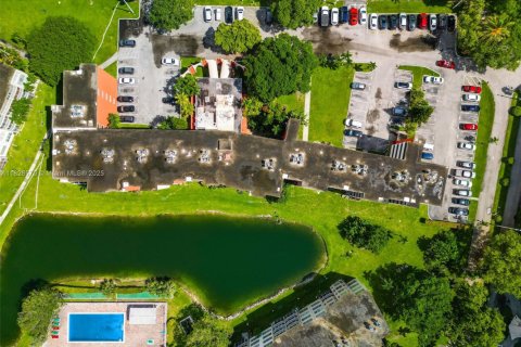 Condominio en venta en Miami, Florida, 1 dormitorio, 63.73 m2 № 1801068 - foto 14
