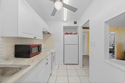 Condominio en venta en Miami, Florida, 1 dormitorio, 63.73 m2 № 1801068 - foto 7