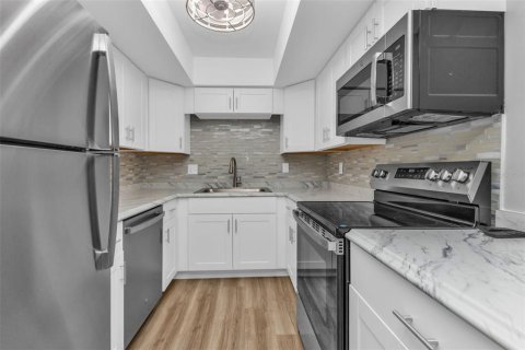 Condominio en venta en Port Charlotte, Florida, 2 dormitorios, 85.38 m2 № 2116536 - foto 11