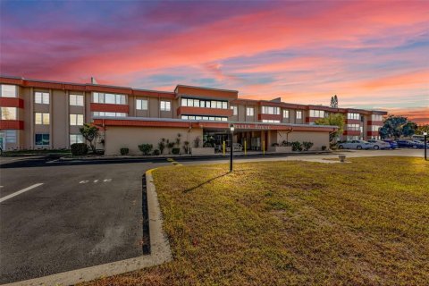 Condominio en venta en Port Charlotte, Florida, 2 dormitorios, 85.38 m2 № 2116536 - foto 2