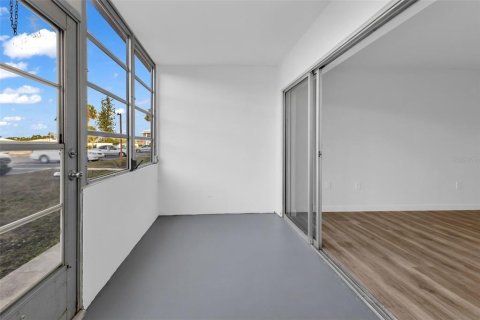Condominio en venta en Port Charlotte, Florida, 2 dormitorios, 85.38 m2 № 2116536 - foto 16