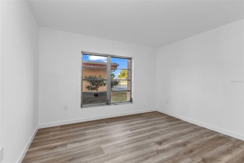 Condominio en venta en Port Charlotte, Florida, 2 dormitorios, 85.38 m2 № 2116536 - foto 19