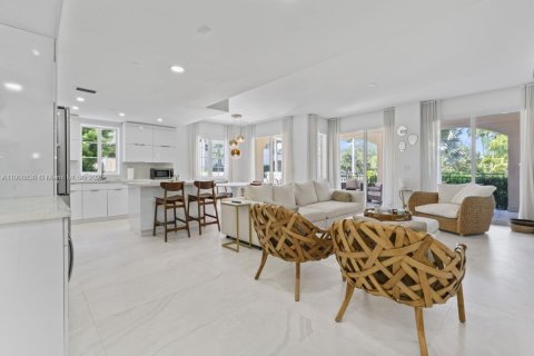 Condo in Miami Beach, Florida, 2 bedrooms  № 1972574 - photo 4