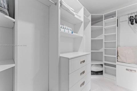 Condo in Miami Beach, Florida, 2 bedrooms  № 1972574 - photo 20