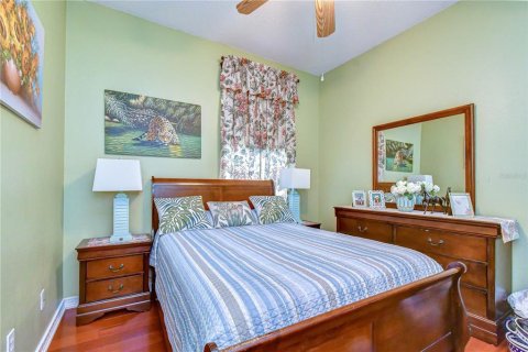 House in Valrico, Florida 5 bedrooms, 287.16 sq.m. № 2198887 - photo 20