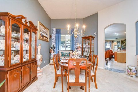 House in Valrico, Florida 5 bedrooms, 287.16 sq.m. № 2198887 - photo 5