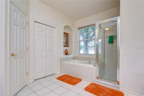 House in Valrico, Florida 5 bedrooms, 287.16 sq.m. № 2198887 - photo 19