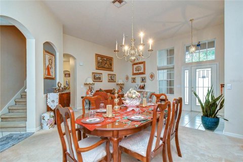 House in Valrico, Florida 5 bedrooms, 287.16 sq.m. № 2198887 - photo 6