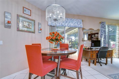 House in Valrico, Florida 5 bedrooms, 287.16 sq.m. № 2198887 - photo 11