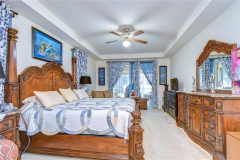 House in Valrico, Florida 5 bedrooms, 287.16 sq.m. № 2198887 - photo 16