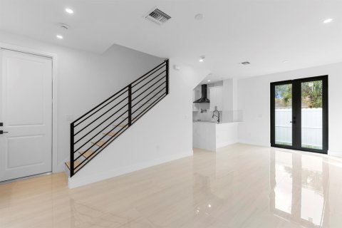 Townhouse in Fort Lauderdale, Florida 4 bedrooms, 168.25 sq.m. № 2078398 - photo 29