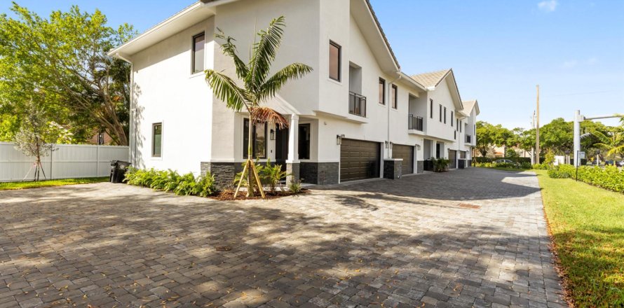 Townhouse in Fort Lauderdale, Florida 4 bedrooms, 168.25 sq.m. № 2078398