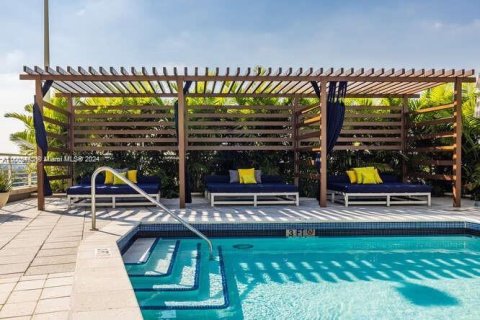 Condo in Miami, Florida, 1 bedroom  № 1732098 - photo 16