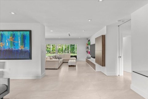 Villa ou maison à vendre à Pinecrest, Floride: 6 chambres, 328.69 m2 № 1964448 - photo 14