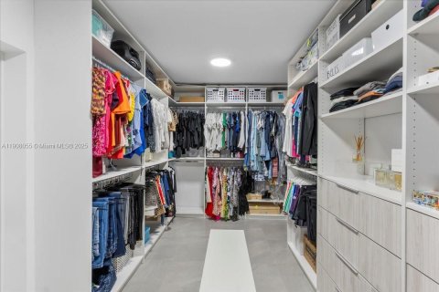 Villa ou maison à vendre à Pinecrest, Floride: 6 chambres, 328.69 m2 № 1964448 - photo 29