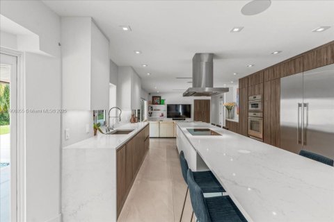 Villa ou maison à vendre à Pinecrest, Floride: 6 chambres, 328.69 m2 № 1964448 - photo 22