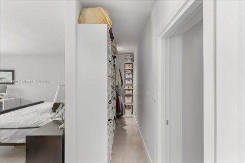 Villa ou maison à vendre à Pinecrest, Floride: 6 chambres, 328.69 m2 № 1964448 - photo 28