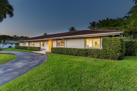 Villa ou maison à vendre à Pinecrest, Floride: 6 chambres, 328.69 m2 № 1964448 - photo 8