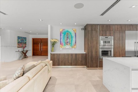 Villa ou maison à vendre à Pinecrest, Floride: 6 chambres, 328.69 m2 № 1964448 - photo 20