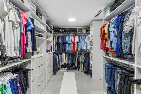 Villa ou maison à vendre à Pinecrest, Floride: 6 chambres, 328.69 m2 № 1964448 - photo 30