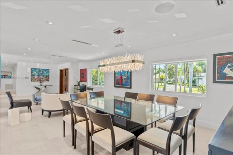 Villa ou maison à vendre à Pinecrest, Floride: 6 chambres, 328.69 m2 № 1964448 - photo 11