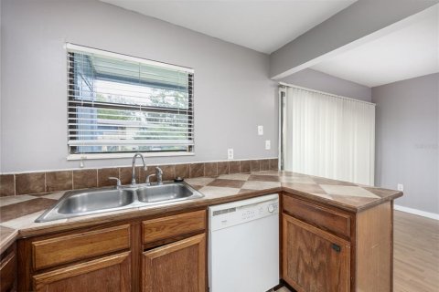 Condo in Gainesville, Florida, 2 bedrooms  № 1858264 - photo 8