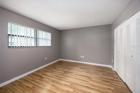 Condo in Gainesville, Florida, 2 bedrooms  № 1858264 - photo 11
